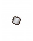 Dark quatrefoil mirror
